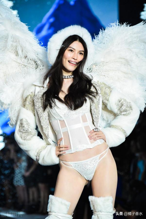 2015維密年度秀冰雪天使夢幻唯美，何穗演繹