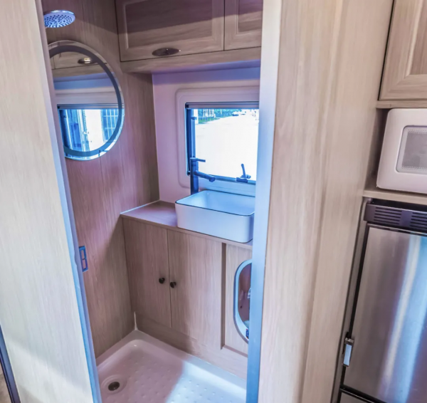 喜順隆旅行家640雙軸 簡約生活態度 兩款精緻內飾 滿足個性化需求