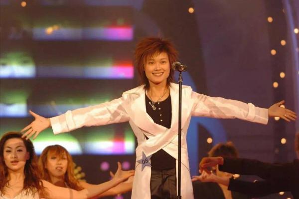 無價之姐，李宇春的黑紅往事，她是劃時代的標籤，憑什麼紅那麼久