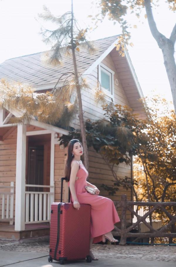 周邊遊｜住進小木屋泡私湯，乘網紅小火車玩彩虹滑道