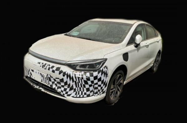 雙聯屏+貫穿式尾燈 北京U5 PLUS插混版曝光 雙聯屏+貫穿式尾燈 北京U5 PLUS插混版曝光