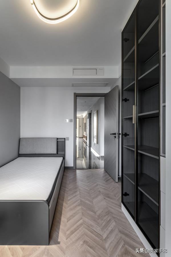 她家138㎡大宅，一進門玄關就把我迷住，客廳設計太棒了！曬一曬