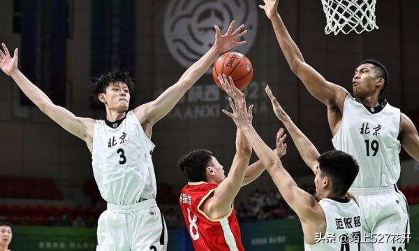 背景帝湯傑19中3帶翻湖北！曾凡博轟18+7+4蓋帽，北京取開門紅