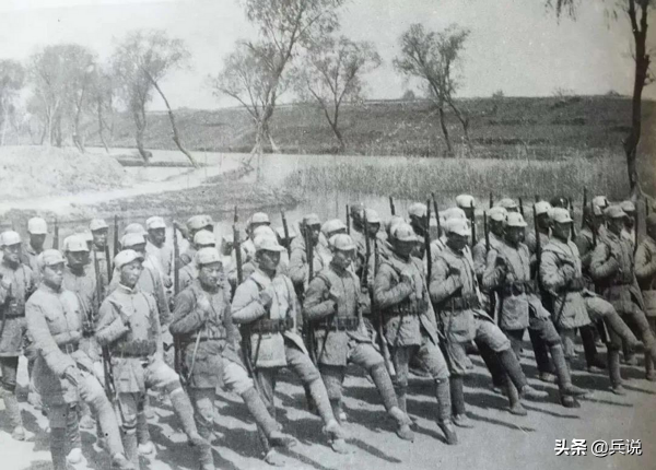 新四軍師參謀長彭雄,赴延安途中犧牲,給遺腹子取名“彭少雄” 新四軍師參謀長彭雄,赴延安途中犧牲,給遺腹子取名“彭少雄”