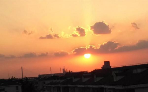 隔離二週,實在無聊,拍幾張日落照片 隔離二週,實在無聊,拍幾張日落照片