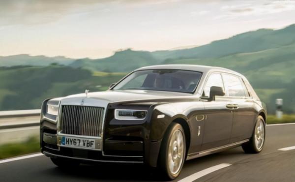 又一位大咖喜提紅旗座駕！王健林助力民族品牌，盡顯愛國情懷