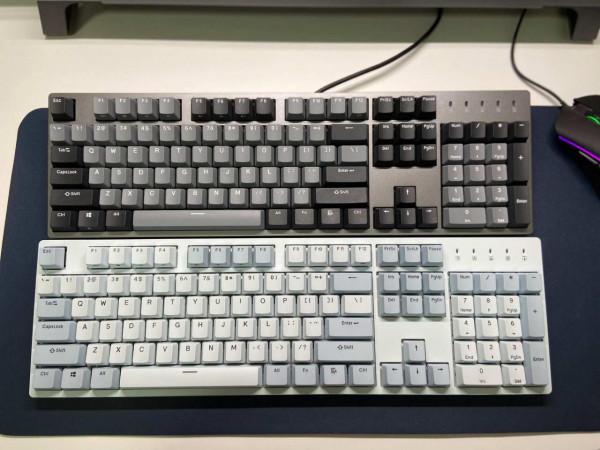 桌面搭建指南：教你如何理線、分割槽、協同，20件桌面好物分享