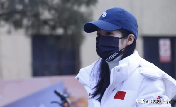 春晚第三次聯排：趙麗穎美目顧盼，毛曉彤虎紋吸睛，宋茜皮衣颯氣