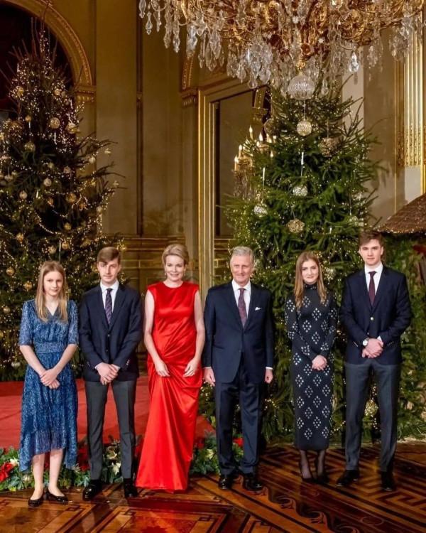 王室最高海拔家庭齊聚音樂會，王子身高直逼兩米，成現實版高富帥