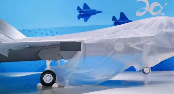 珠海航展大有看點，五代艦載機FC31準備就緒，中國航母迎超強戰力