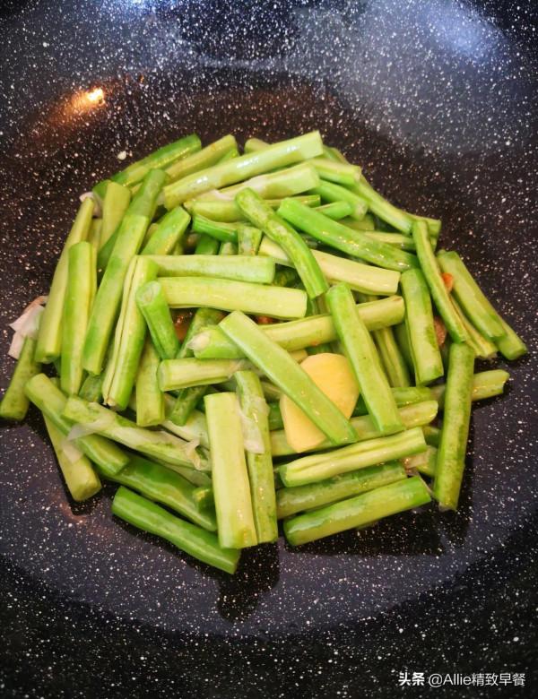 饅頭吃膩了，試試這樣做，鬆軟醇香，再搭配家常菜，真解饞