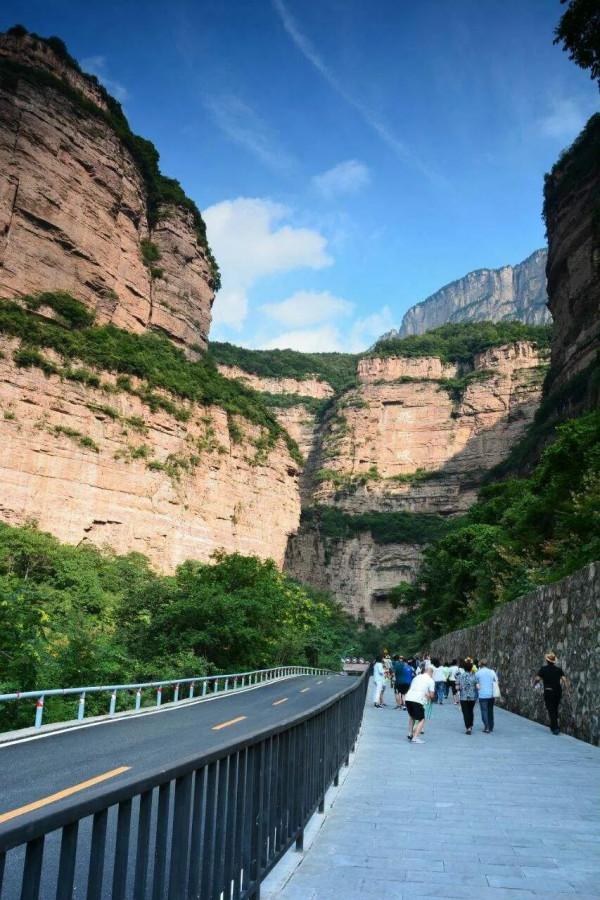 遊太行璧掛公路