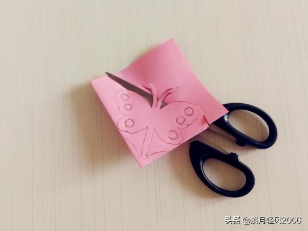 幼兒手工，用一張正方形紙剪四個蝴蝶，好學又好看