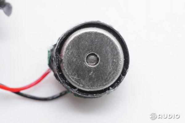 支援無線充電,綜合續航32小時,TOZO NC7真無線降噪耳機拆解 支援無線充電,綜合續航32小時,TOZO NC7真無線降噪耳機拆解