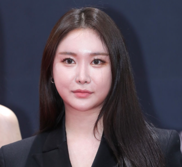 好多整容臉！外網曝韓國頒獎禮生圖，明星動鼻子後遺症太明顯