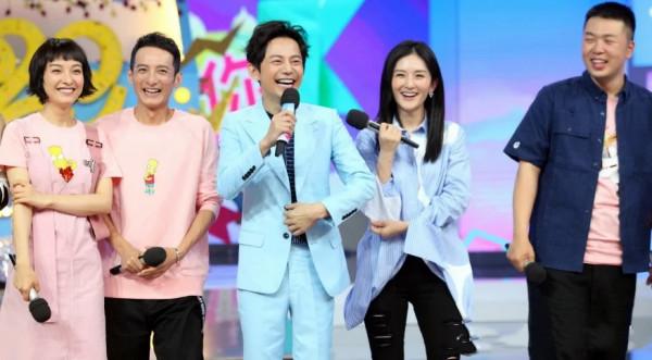 《快樂大本營》改名《你好星期六》，主持人僅剩何炅，謝娜吃醋？