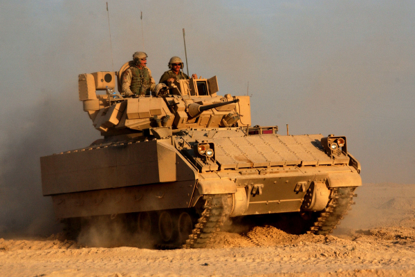 投入46億美元！美國將拿什麼來替代，服役40多年的M2裝甲車？