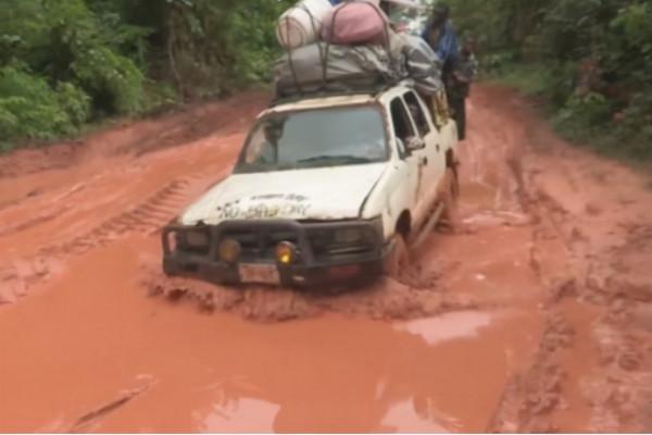 一個國家能窮到什麼程度？賴比瑞亞人買雙拖鞋還要分期，一下雨就有癱瘓風險