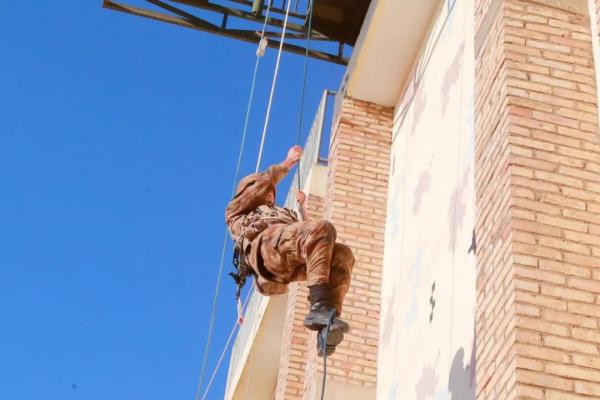 雪花紛飛天，正是練兵時，帶你體驗“沉浸式”冬訓