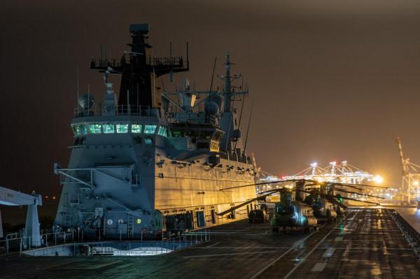 這回輪到澳大利亞，準航母在湯加癱瘓，服役6年多至今買不起F35B