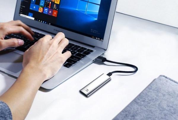 手慢無：高速固態行動硬碟379元 超便攜