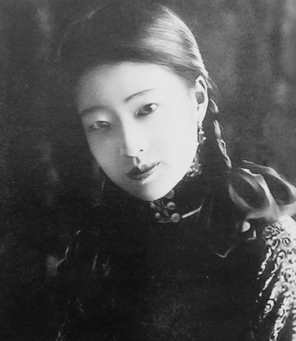 1946年,吉林一監獄發現一具病死女屍,獄方登記:40歲的末代皇后 1946年,吉林一監獄發現一具病死女屍,獄方登記:40歲的末代皇后