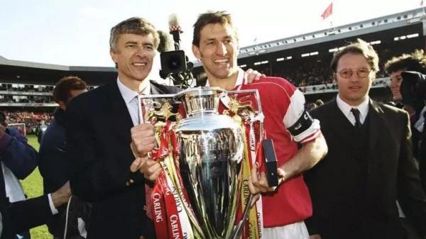 教授的故事:從降級到登頂,從海布里到酋長球場,槍王之王震足壇 教授的故事:從降級到登頂,從海布里到酋長球場,槍王之王震足壇