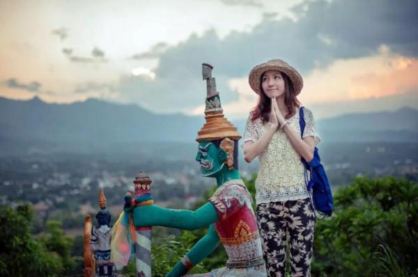 泰國旅行時遊客需注意，別接小販手中這個東西，導遊解釋原因