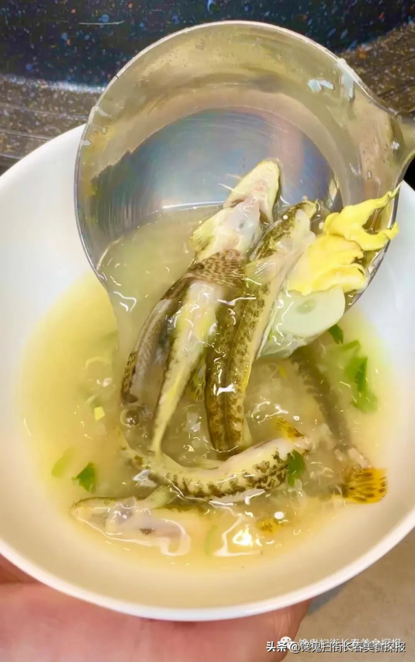 來自汪清百草溝。花泥鰍、川丁子,長白山小魚湯,已16年 來自汪清百草溝。花泥鰍、川丁子,長白山小魚湯,已16年