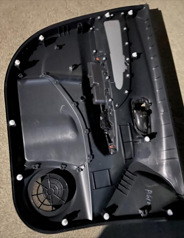 自己動手改裝奔奔E-Star國民版,升級中控大屏和音響 自己動手改裝奔奔E-Star國民版,升級中控大屏和音響