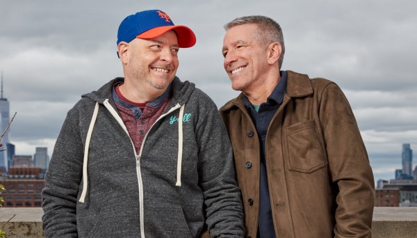 他在地鐵站撿了個嬰兒,法官問他,你有興趣收養這個孩子嗎? 他在地鐵站撿了個嬰兒,法官問他,你有興趣收養這個孩子嗎?