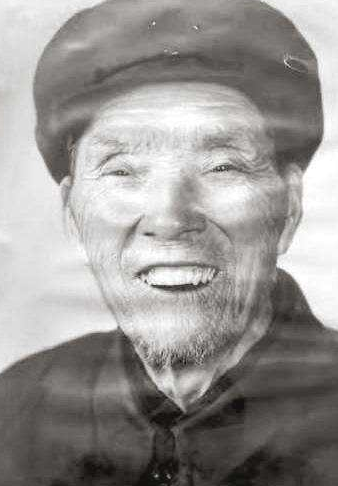 1979年一老漢來到蘭州軍區,肖華上將見後淚流滿面:你怎麼才來啊 1979年一老漢來到蘭州軍區,肖華上將見後淚流滿面:你怎麼才來啊