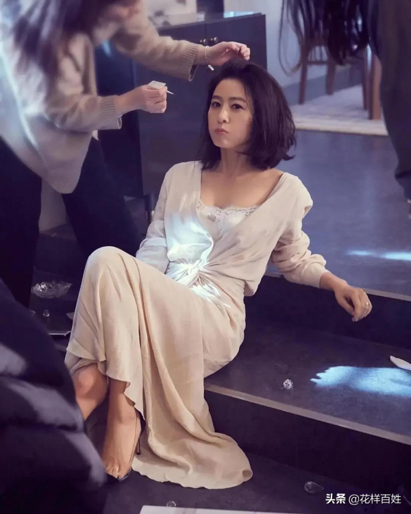 可帥可美,可甜可鹽,這個超會穿的53歲姐姐太絕了 可帥可美,可甜可鹽,這個超會穿的53歲姐姐太絕了