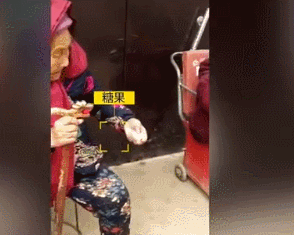 劉雪華節目中淚崩,稱有爸媽真好,網友:整破防了 劉雪華節目中淚崩,稱有爸媽真好,網友:整破防了