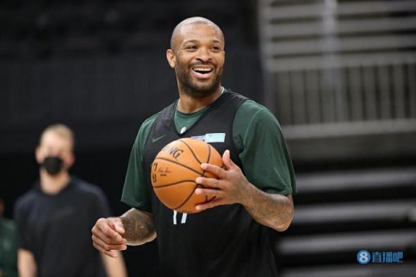 塔克:沒能留在雄鹿讓我有些驚訝 是時候向前看了 塔克:沒能留在雄鹿讓我有些驚訝 是時候向前看了