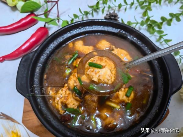 天冷了，多給孩子做這菜吃，先炸後煲營養又解饞，上桌孩子搶著吃