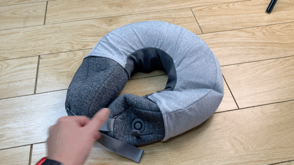 「開箱體驗」 能時刻提供貼心又舒服按摩的智慧充氣按摩頸枕 「開箱體驗」 能時刻提供貼心又舒服按摩的智慧充氣按摩頸枕