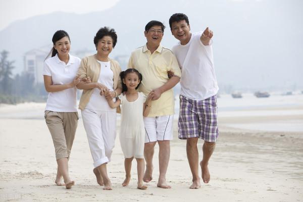 有積蓄有退休金，卻向兒子要生活費，68歲大媽坦言：都是為他好