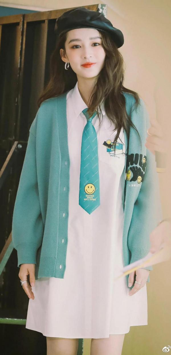 李沁 秀色可餐 超可愛(大圖) 李沁 秀色可餐 超可愛(大圖)