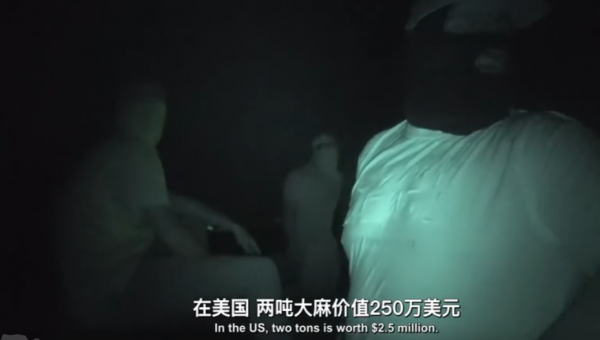 導演冒著生命危險，拍下墨西哥毒販運毒全過程，果然驚險刺激