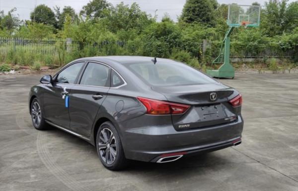 新款長安銳程CC實車圖曝光 動力搭載1.5T引擎 新款長安銳程CC實車圖曝光 動力搭載1.5T引擎