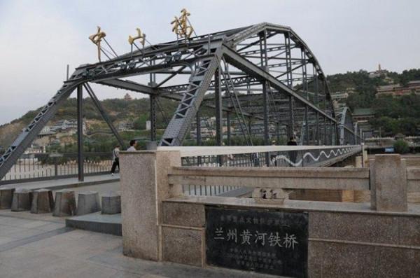 1985年，紅軍女營長何福祥時隔近50年恢復黨籍，永葆紅心向黨走