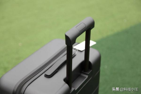 開學了，行李箱咋選？小米旅行箱又大又能裝，秉持小米一貫價效比