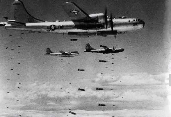 1951年彭德懷不顧警衛勸阻,強闖毛主席臥室:“我有急事彙報!” 1951年彭德懷不顧警衛勸阻,強闖毛主席臥室:“我有急事彙報!”