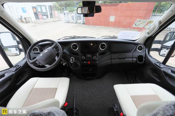 高顏值內飾夠時尚，雙拓展大空間更舒適，德興大熊座雙拓展2021款