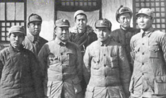 57年郭天民觀看演習，見士兵捱餓，對團長說：讓你兒子一天不吃飯