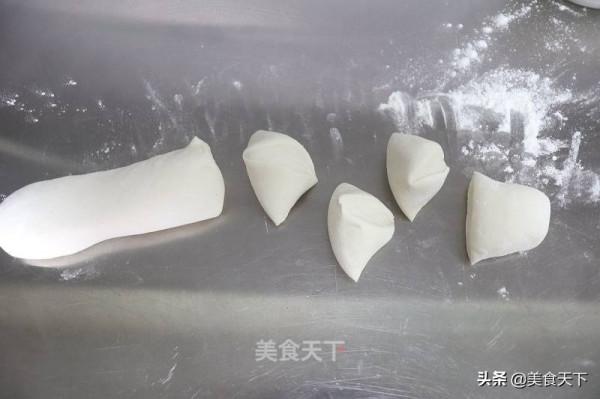 這樣的餡餅你喜歡嗎?皮薄餡多,用料十足!一口下去滿嘴留香 這樣的餡餅你喜歡嗎?皮薄餡多,用料十足!一口下去滿嘴留香