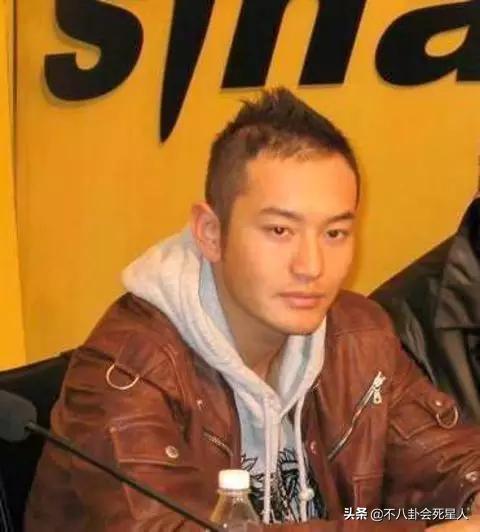 10位中年男星“禿頂”大賞:黃曉明、沙溢頭頂稀疏,最意外是他 10位中年男星“禿頂”大賞:黃曉明、沙溢頭頂稀疏,最意外是他