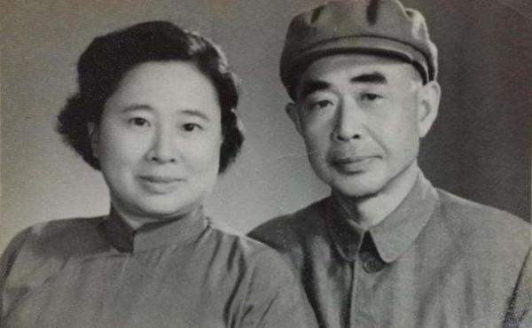 四野兵臨城下,蔣軍要求起義,我軍政委搖頭:你們只能投降 四野兵臨城下,蔣軍要求起義,我軍政委搖頭:你們只能投降