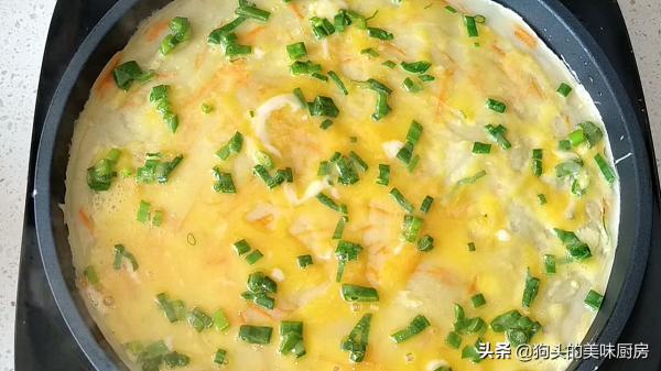 雞蛋蔥花餅，全程手不沾面，記住這三點，柔軟筋道，做法特別簡單